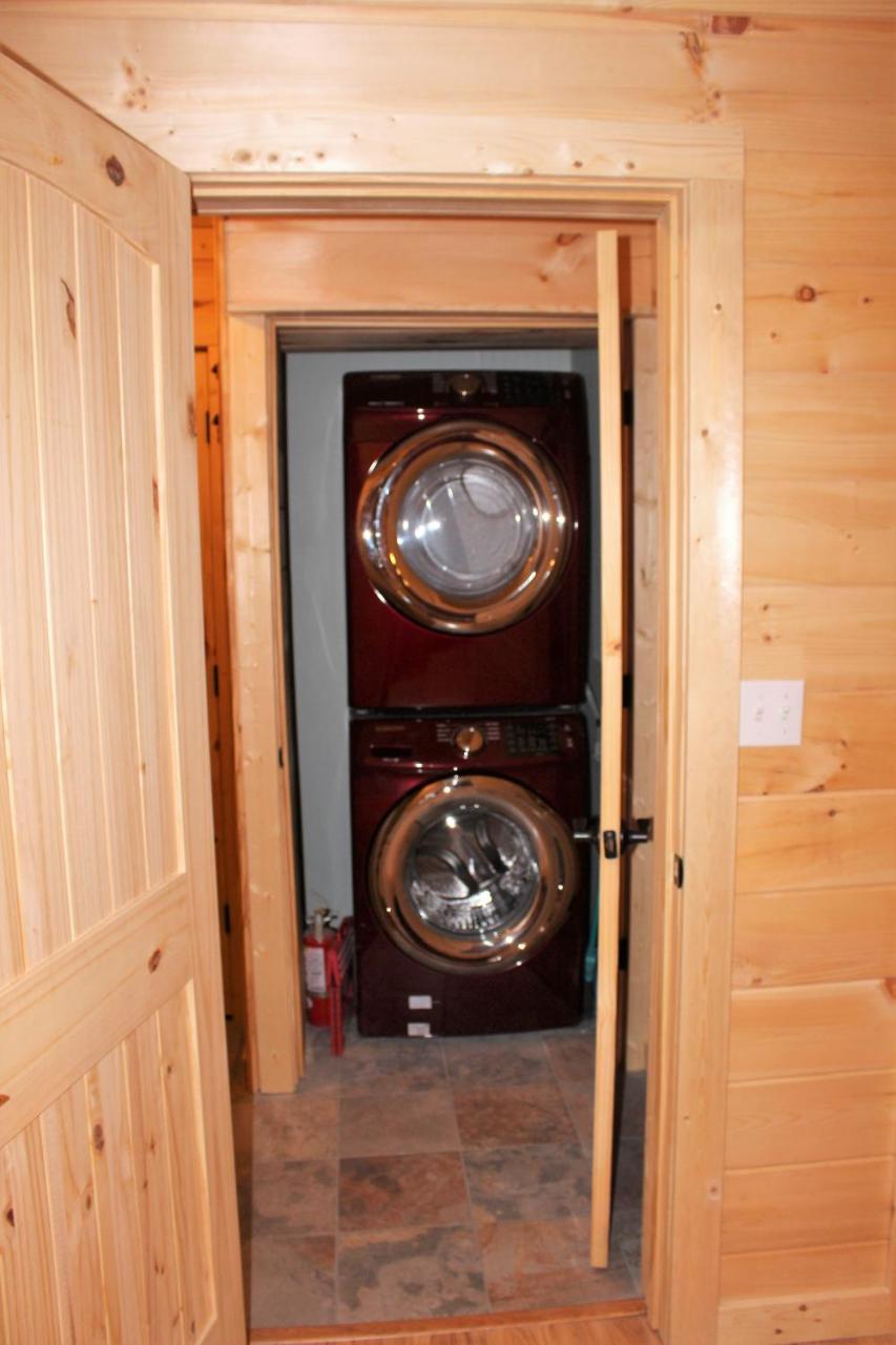 Spacious Downtown Condo Walking Distance To Downtown Gatlinburg Sleeps 6 Guests Zewnętrze zdjęcie