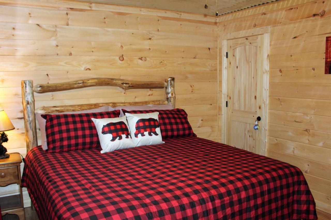 Spacious Downtown Condo Walking Distance To Downtown Gatlinburg Sleeps 6 Guests Zewnętrze zdjęcie