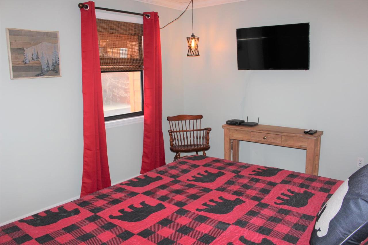 Spacious Downtown Condo Walking Distance To Downtown Gatlinburg Sleeps 6 Guests Zewnętrze zdjęcie
