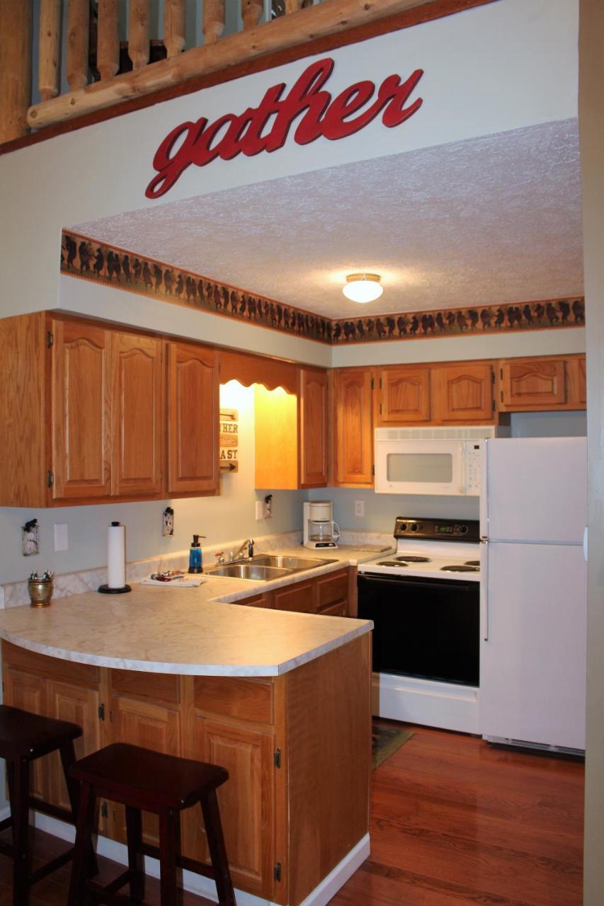 Spacious Downtown Condo Walking Distance To Downtown Gatlinburg Sleeps 6 Guests Zewnętrze zdjęcie
