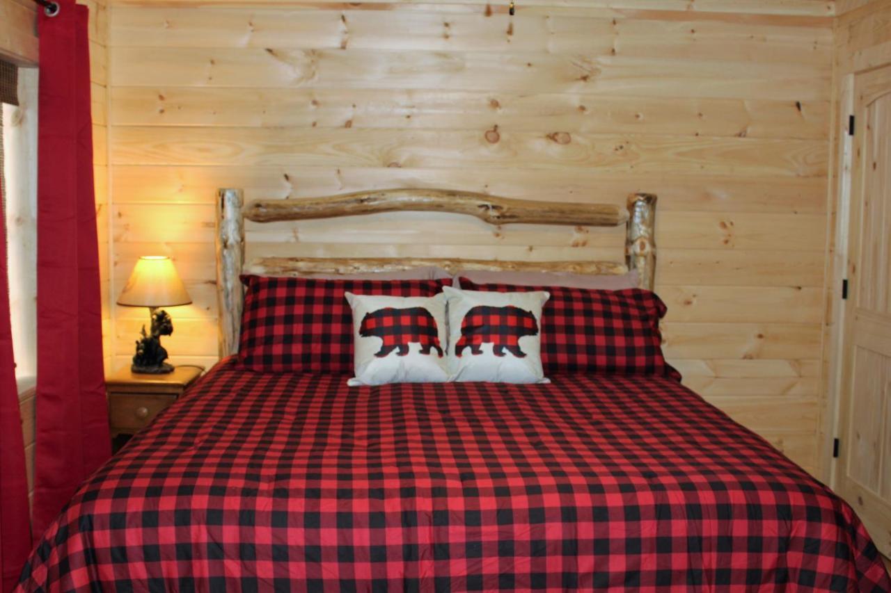 Spacious Downtown Condo Walking Distance To Downtown Gatlinburg Sleeps 6 Guests Zewnętrze zdjęcie